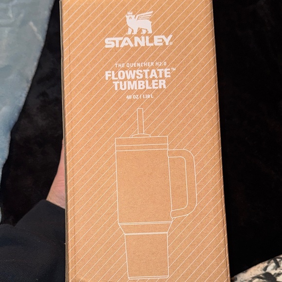Stanley Black Insulated Bottle - Picture 7 of 7